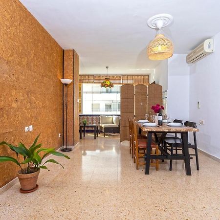 -Malagasunapts- West Beach Malaga Seafood & Relax Extérieur photo